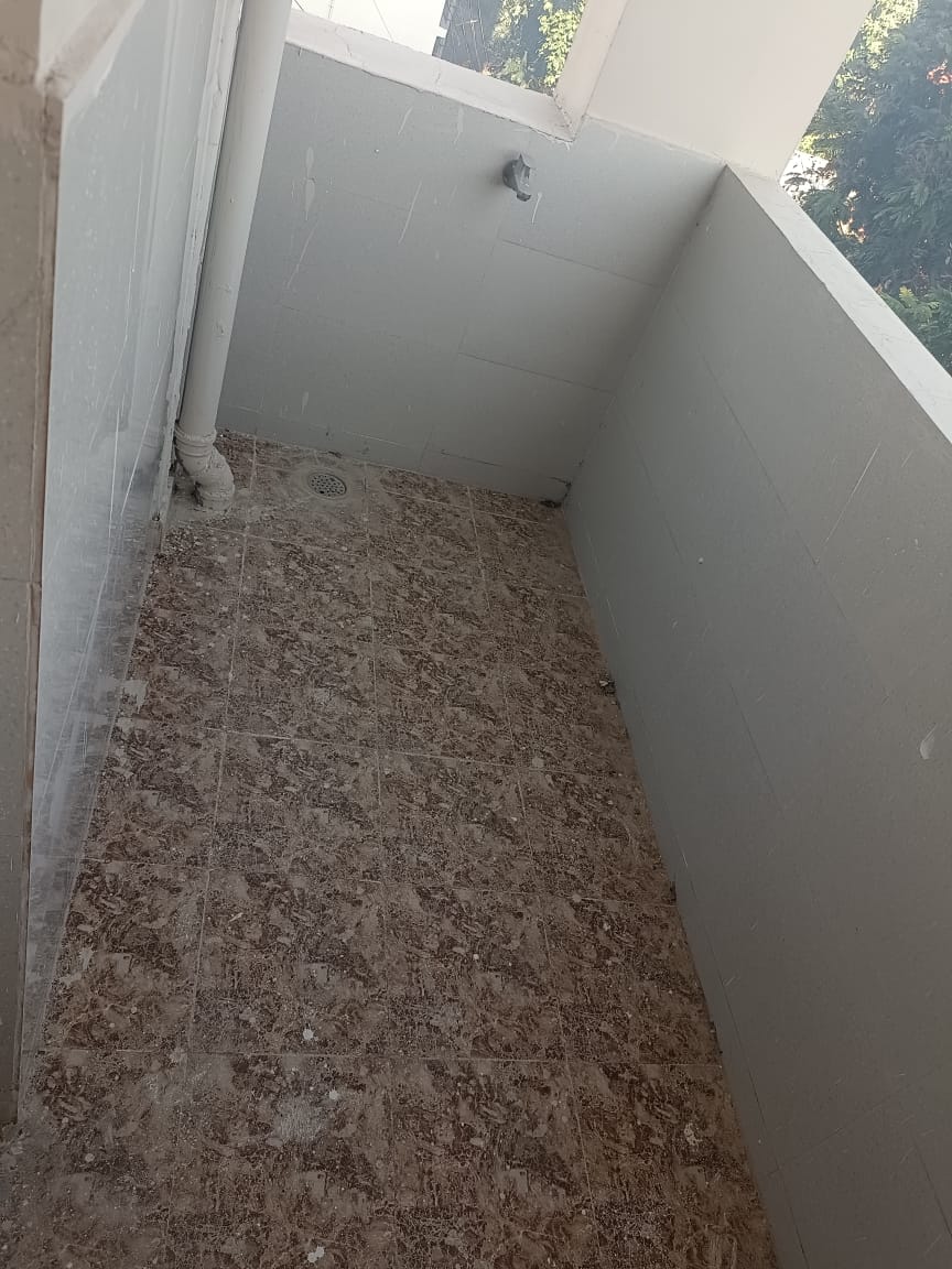 3 BHK Flat For sale in Yo